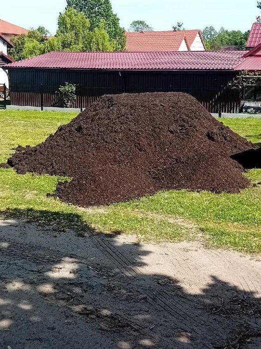 Ziemia ogrodowa kompostowa na trawnik i ogrod