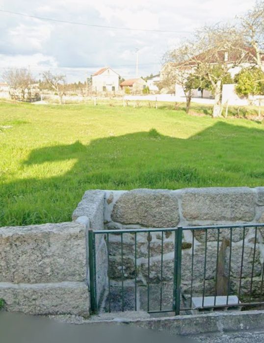 Terreno com licença para construçâo