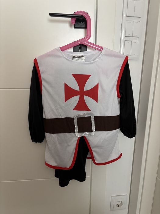 Fato de Carnaval de cavaleiro / templário, 24 meses