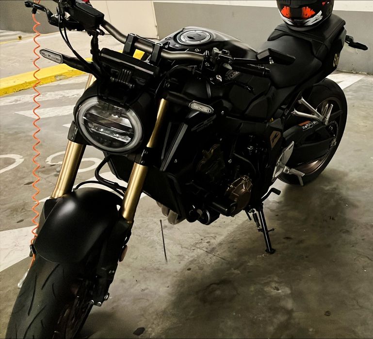 Honda CB650R – 13.423 km – Garagem – Extras – Som Brutal