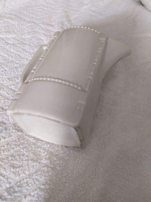 Dzbanek,mlecznik porcelanowy