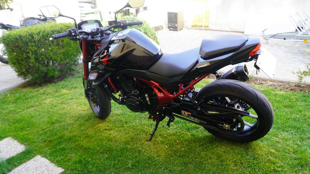 Honda CB750 Hornet 2023 – Apenas 8897 Km - Oportunidade