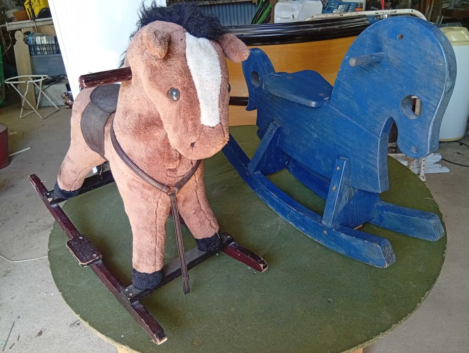 Dois cavalos baloiço