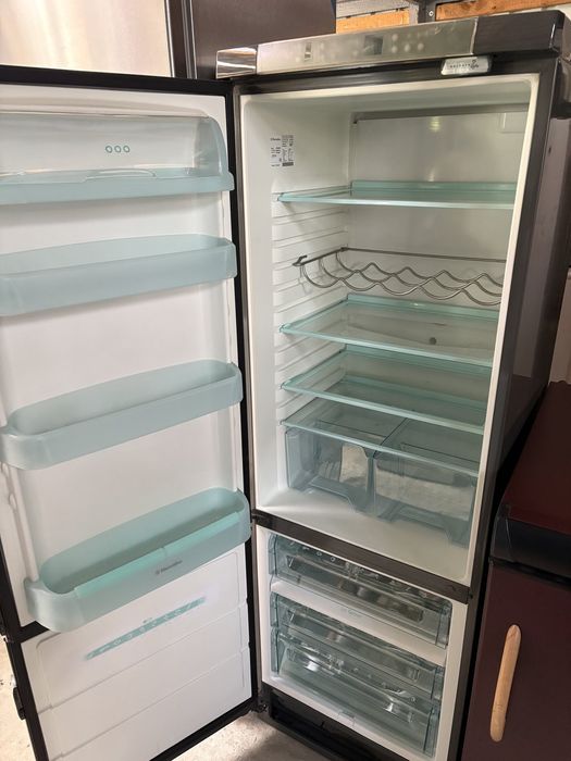 Двокамерний холодильник Electrolux  ( А141001 )