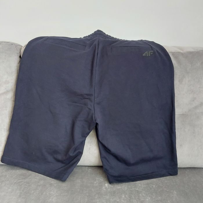 Продам шорти нові