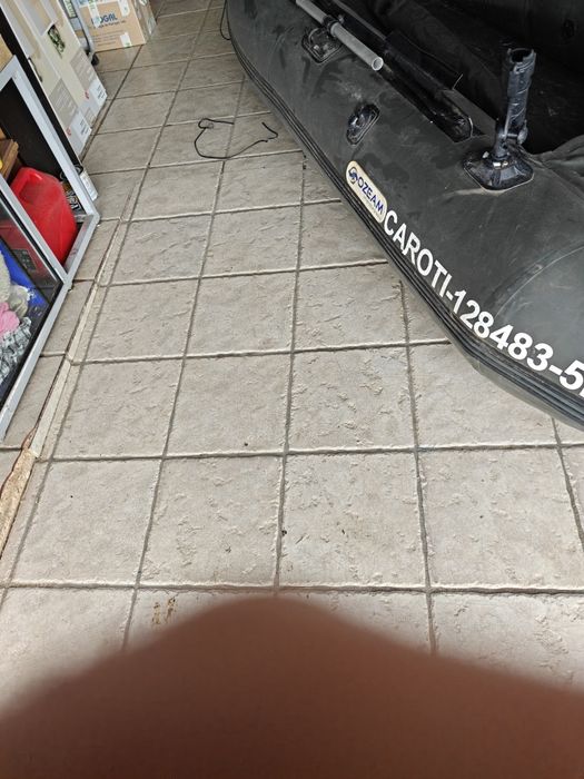 Barco 3,20m + fora-de-borda 8cv (10h) + acessórios