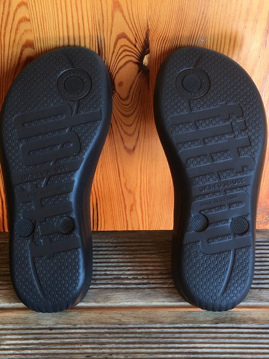 Sprzedam klapki firmy Fitflop rozmiar 36 zmierzone 23.0 cm