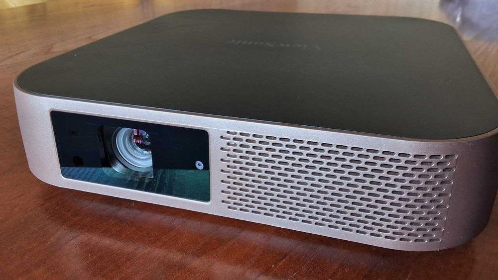 Портативний Full HD проєктор ViewSonic M2 з Harman Kardon