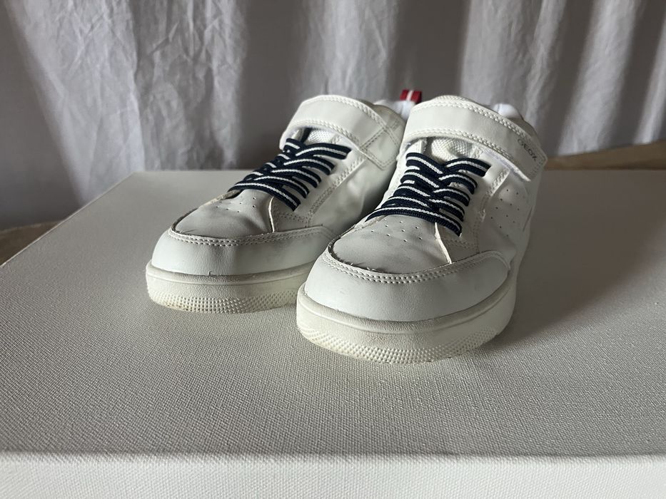 Sapatilhas adidas, puma e geox