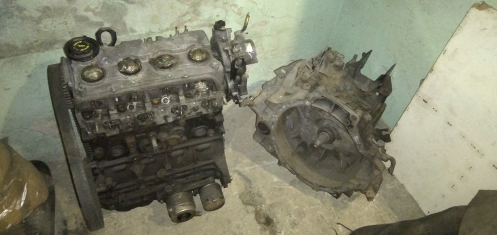 Двигатель,коробка ,рулевая рейка.