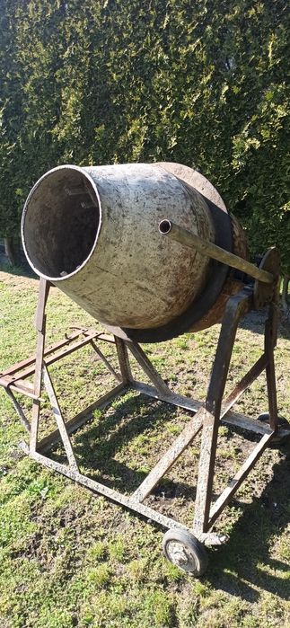 Betoniarka metalowa
