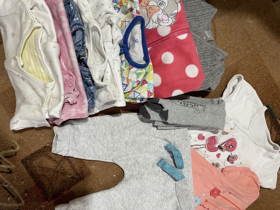 Продам пакет вещей на девочку 0 до 5 мес