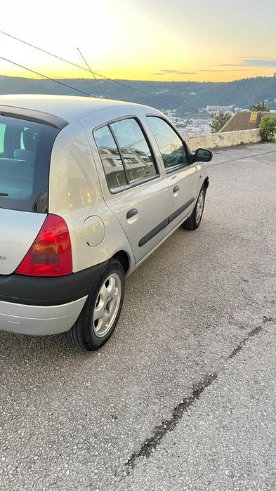Vendo carro clio
