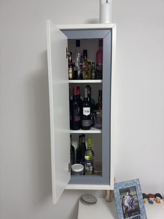 Movel de parede com arrumação