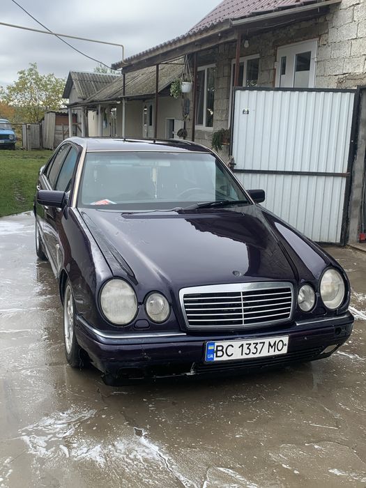 Mercedes-Benz e230
