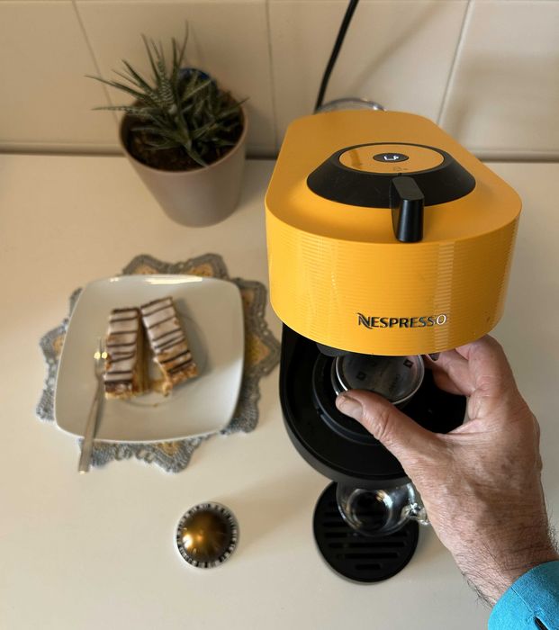 Máquina café Nespresso VERTUO