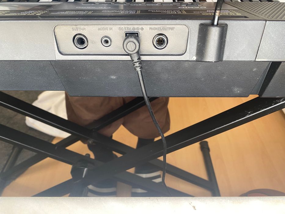 Teclado Casio CTK2500 e mesa de suporte