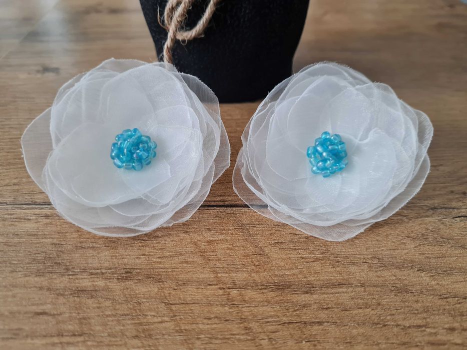 Klipsy do butów,białe kwiaty,organza