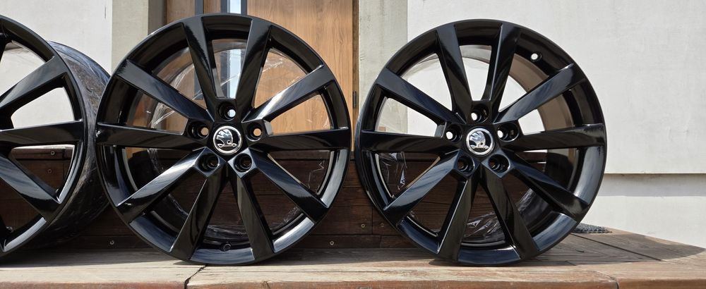 18 5x112 OEM Skoda Octavia 3 jak nowe Superb