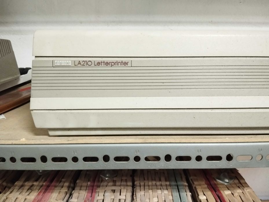 Antiga impressora Digital LetterPrint LA210 _ para coleccionador