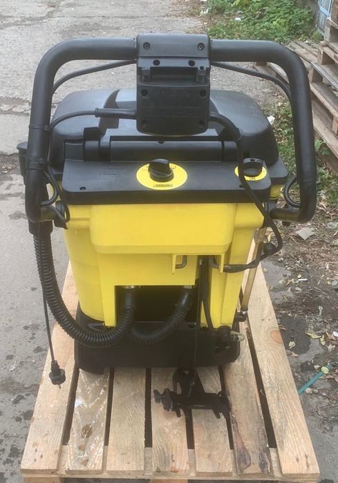 Кабельна підлогомиюча машина Karcher bd40/25 Б/У