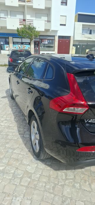 “Volvo V40 D2 | Revisões em dia, super económico | Impecável.