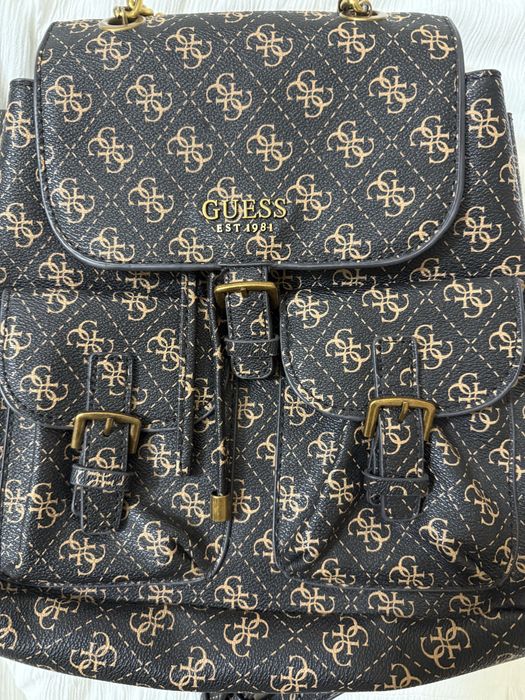 Рюкзак     Guess
