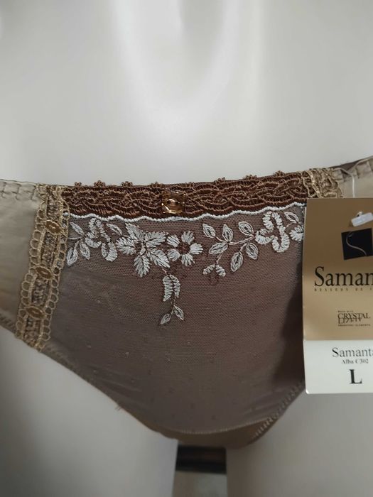 Samanta stringi rozmiar L koronki i haftu ze Swarowskim krysztalem.