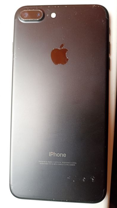 Продам айфон  7+ на 128гб