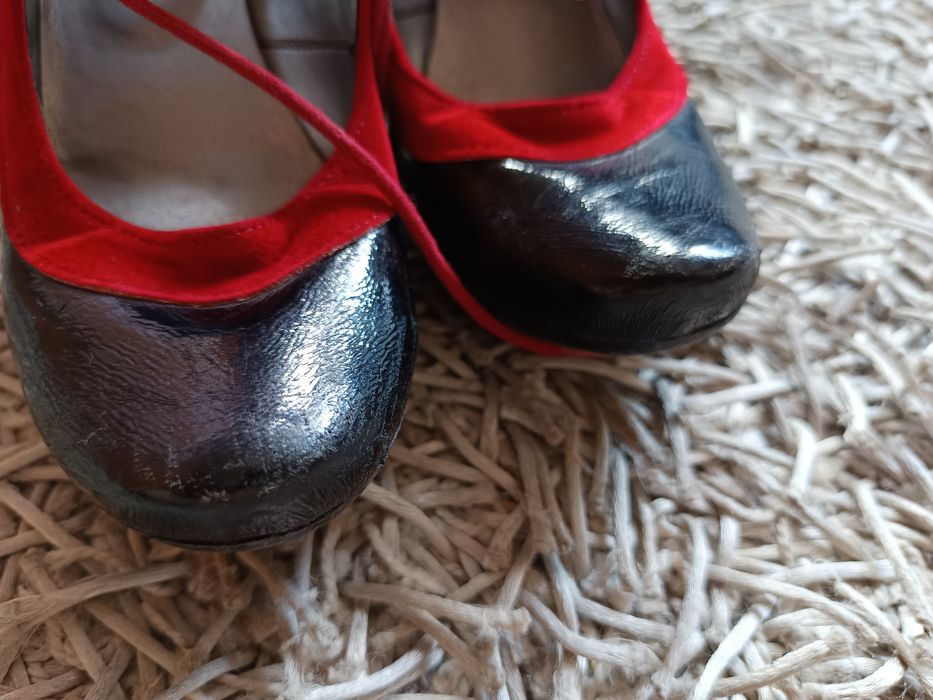 Buty damskie 37 24cm czarny czerwony do kostki sznurowane