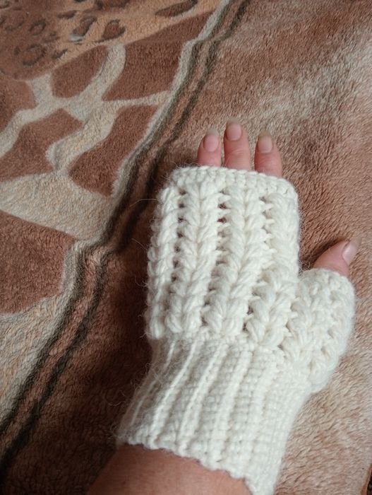 Мітенки жіночі в'язані гачком