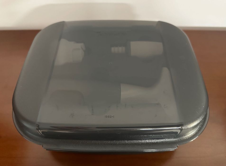 Kit para vinho com abre-garrafas e caixa versátil Tupperware