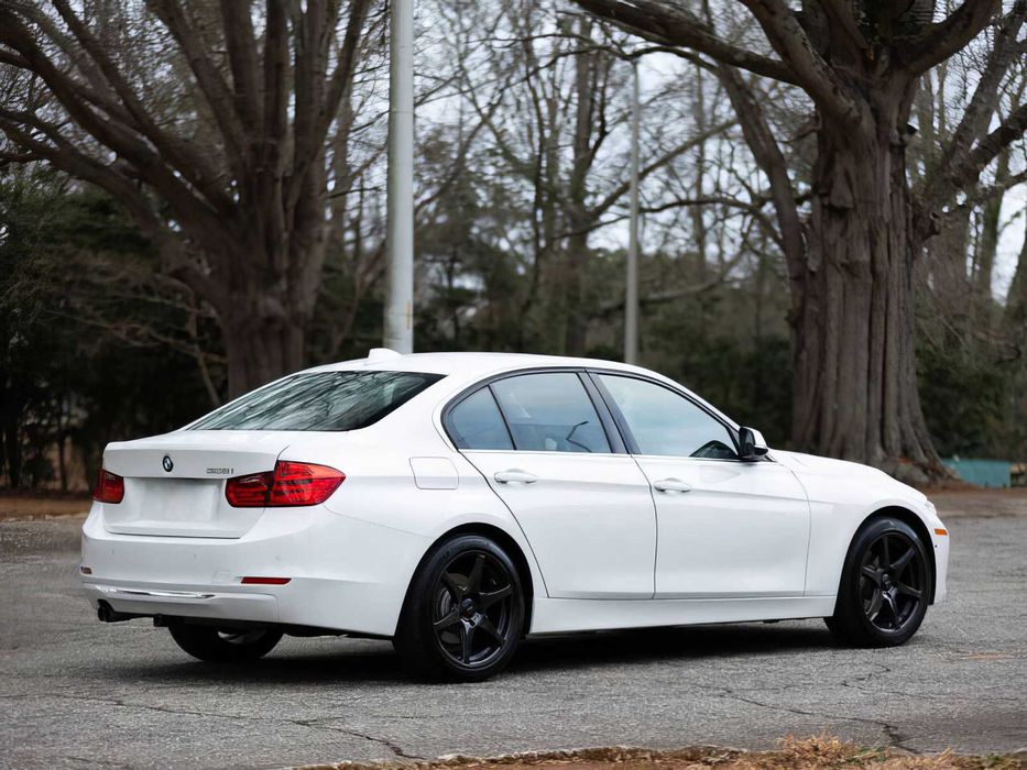 BMW 3 Series 328i      2015