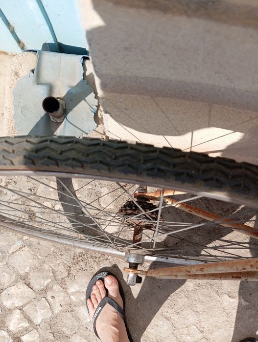 Vendo bicicleta antiga de corrida.