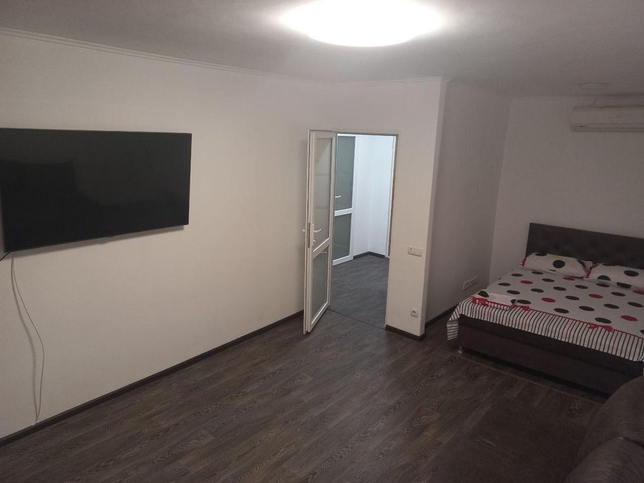 Подобова аренда квартири на вул вулиця Надії Алексєєнко,