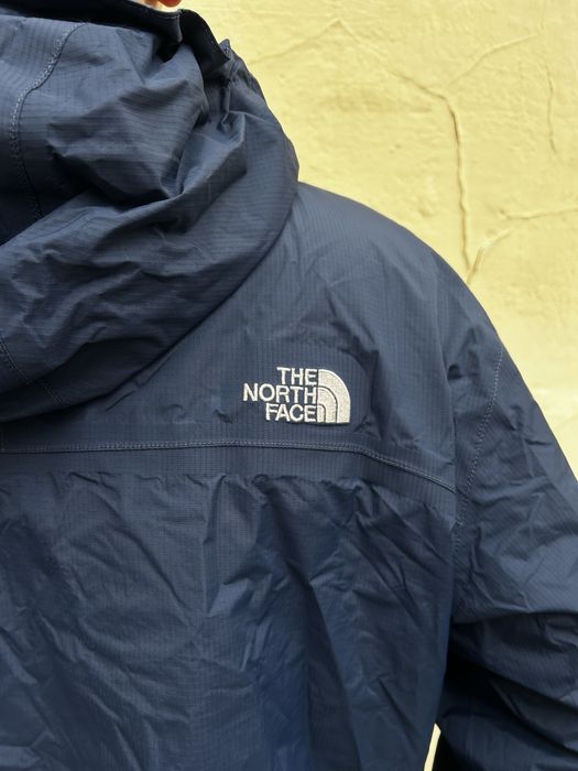 Синя куртка The North Face