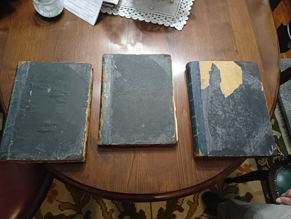 Bíblia Sagrada com mais de 100 anos