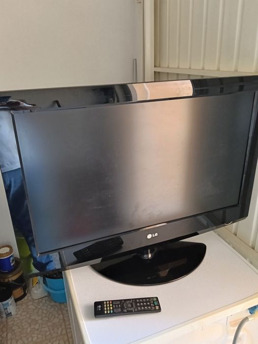 TV LG 80cm diagonal(ler descrição )