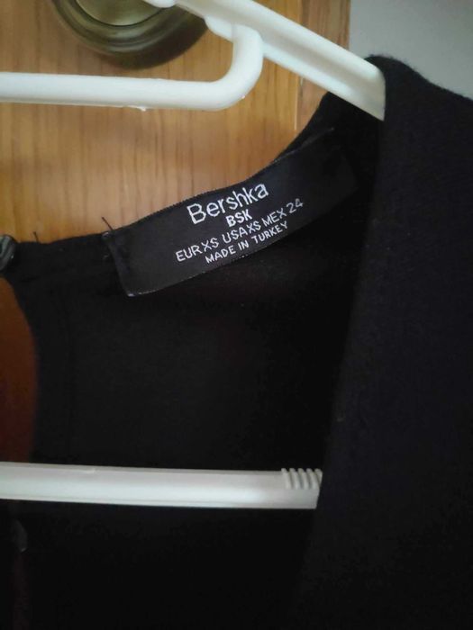 Seksowny czarny kombinezon mini XS Bershka