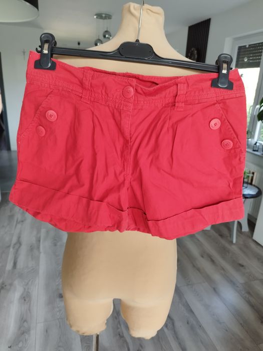 R.38 F&F czerwone spodenki szorty damskie