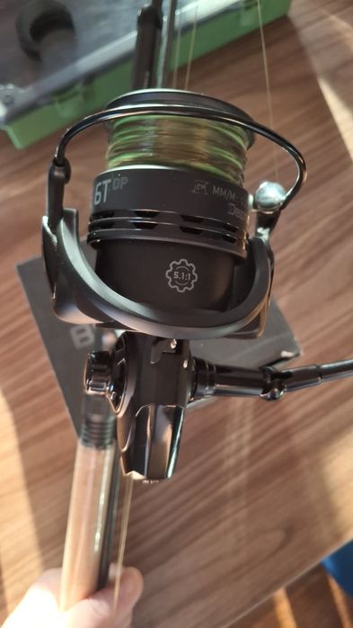 Kołowrotek karpiowy Delphin  Black 6 T