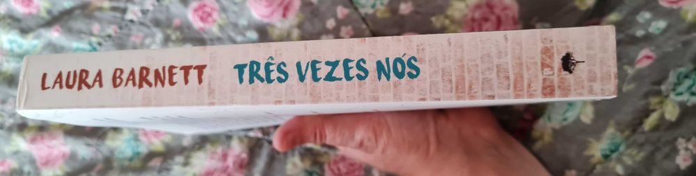 Três Vezes Nós de Laura Barnett