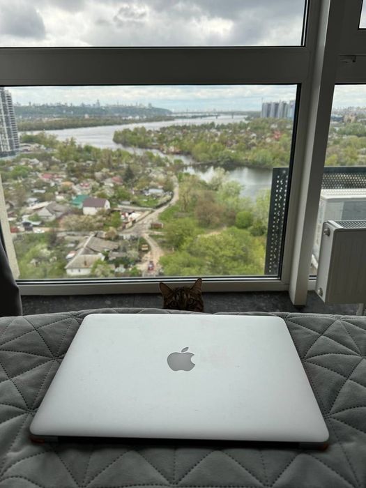 Macbook air 2017 13inch 8gb 128gb