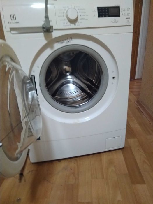 Продам стиральную машину