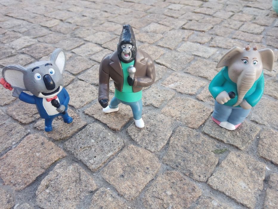Figuras de diversos filmes infantis