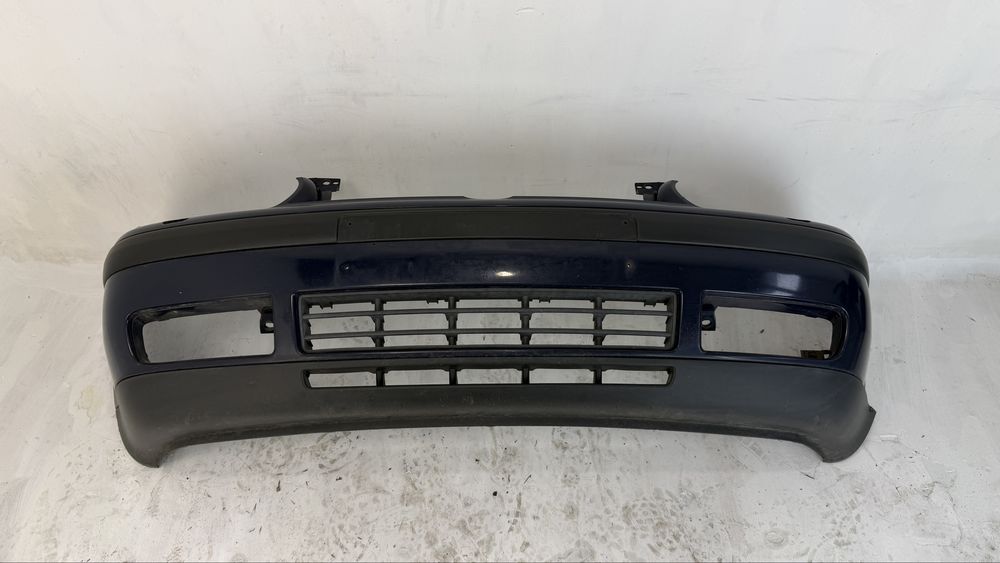 Volkswagen Golf IV zderzak przedni przód LA5G