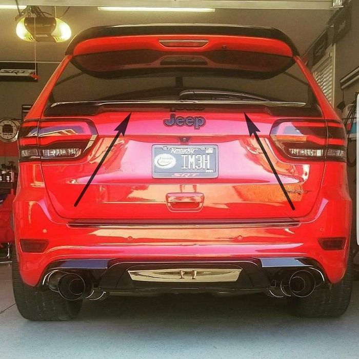 Спойлер на Jeep Grand Cherokee бленда накладка на багажник