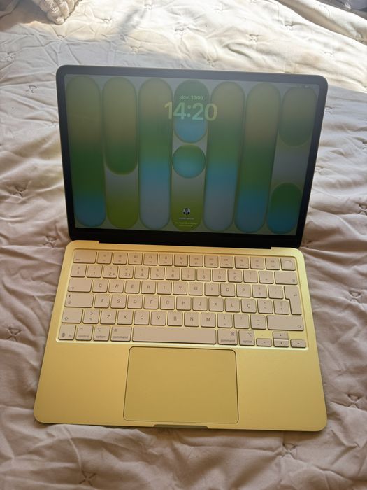 Mac book neo 13 polegadas