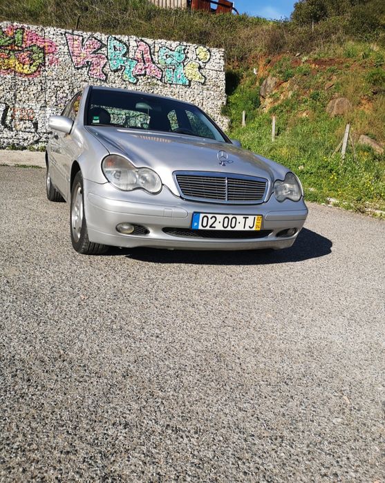 Mercedes-Benz C200