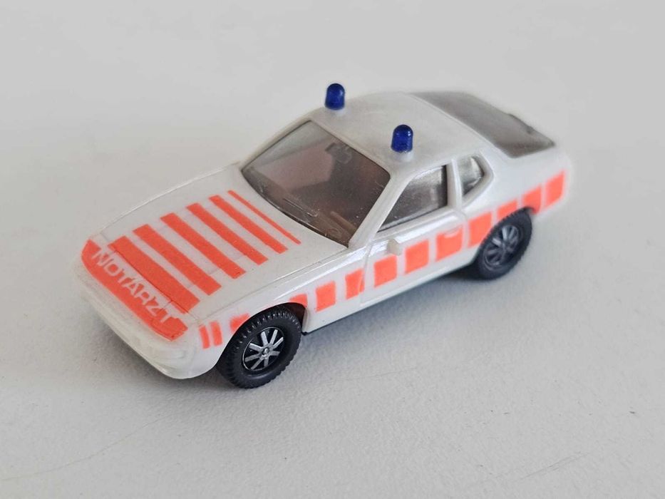 Herpa 1:87 H0 - Porsche 924 pogotowie model do makiety